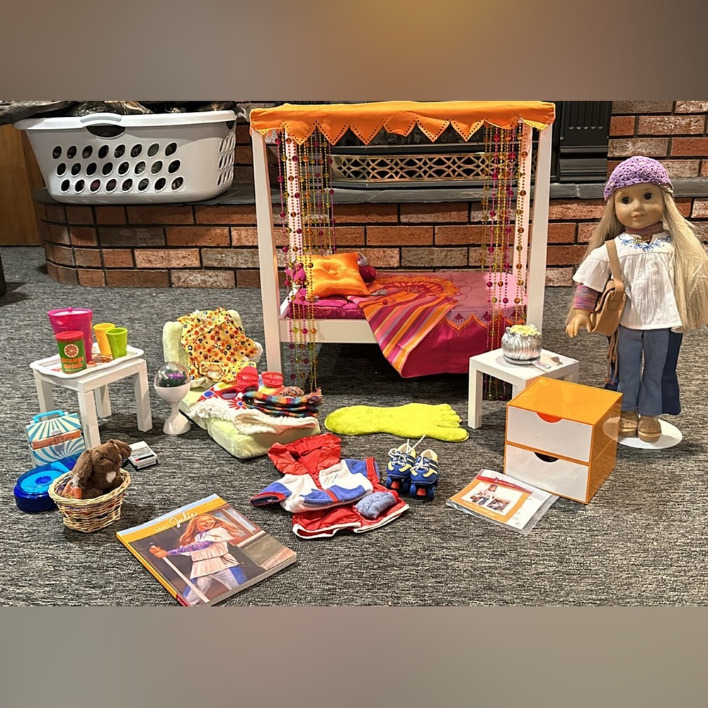 American Girl Doll- Julie (FULL SET)